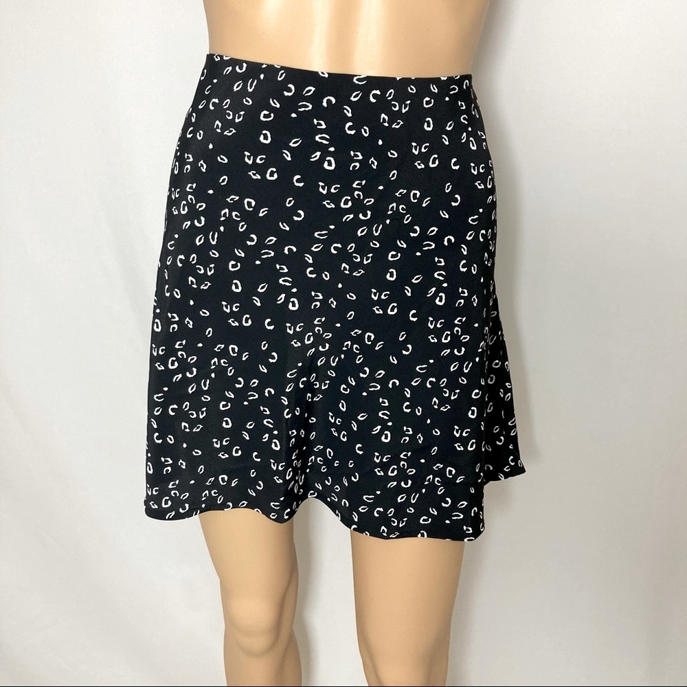 NWT Good Luck Gem Black & White Skater Style Printed Mini Skirt Sz Jrs 11